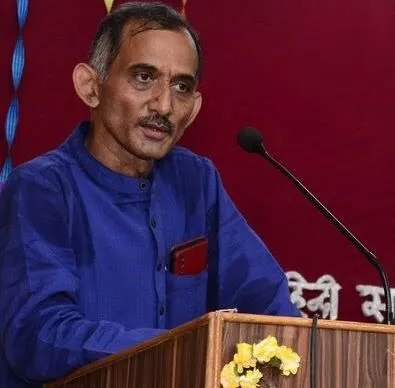 डाॅ0 गोकुलेश्वर कुमार द्विवेदी